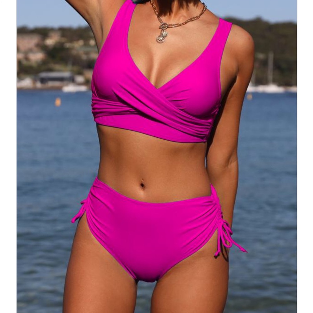 Hot pink high waisted bikini 💗💗